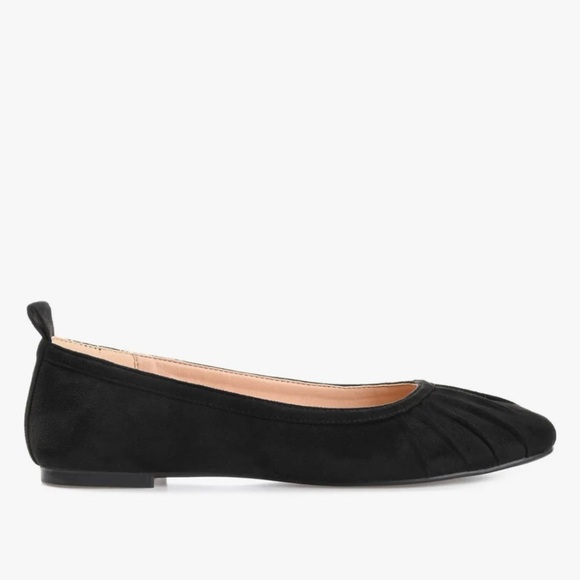 Journee Collection Shoes - NWT Journee Collection
Women's Tannya Ruched Ballet Flats